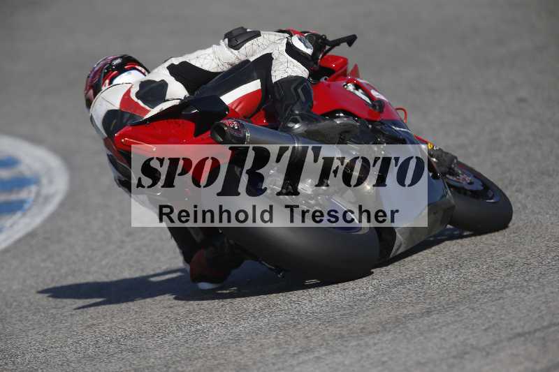 /Archiv-2024/02 29.01.-02.02.2024 Moto Center Thun Jerez/Gruppe gelb-yellow/backside